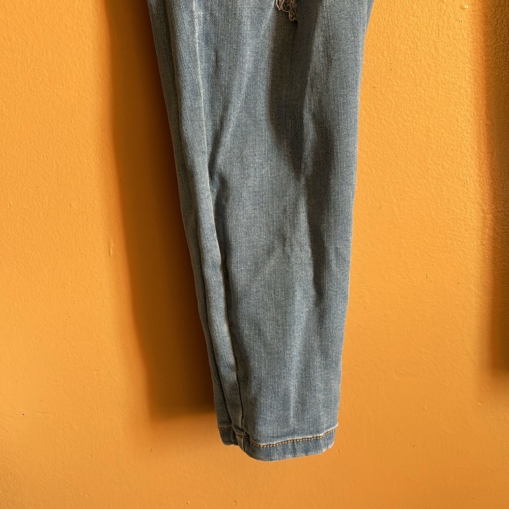 Plus Size Ripped Jeans - Picture 4 of 10